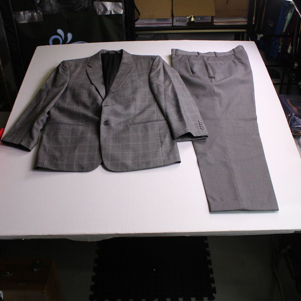 Jos A Bank Traveler's Collection 2pc Gray Plaid Men's Wool Blazer Jacket 42S